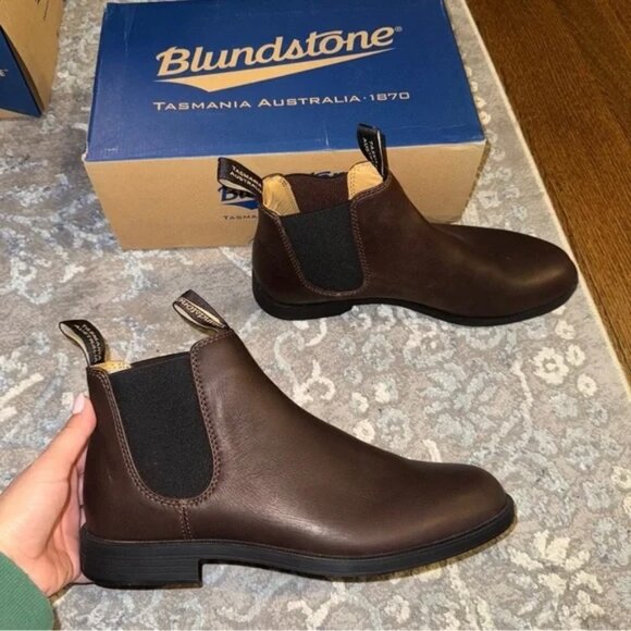 New Size 10 Blundstone Ankle Boots Chestnut Brown - Picture 2 of 7